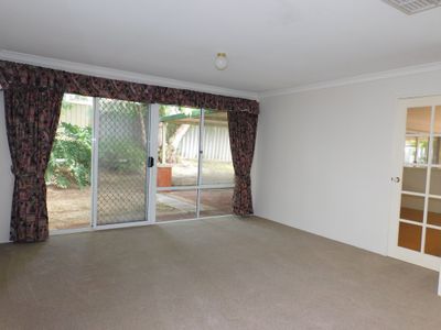 6 Abbotswood Drive, Landsdale