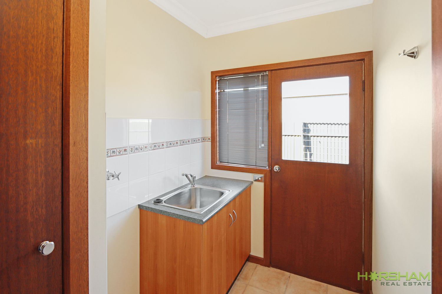 2 / 6 Carroll Street, Horsham
