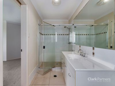 1 Edmund Court, Warner