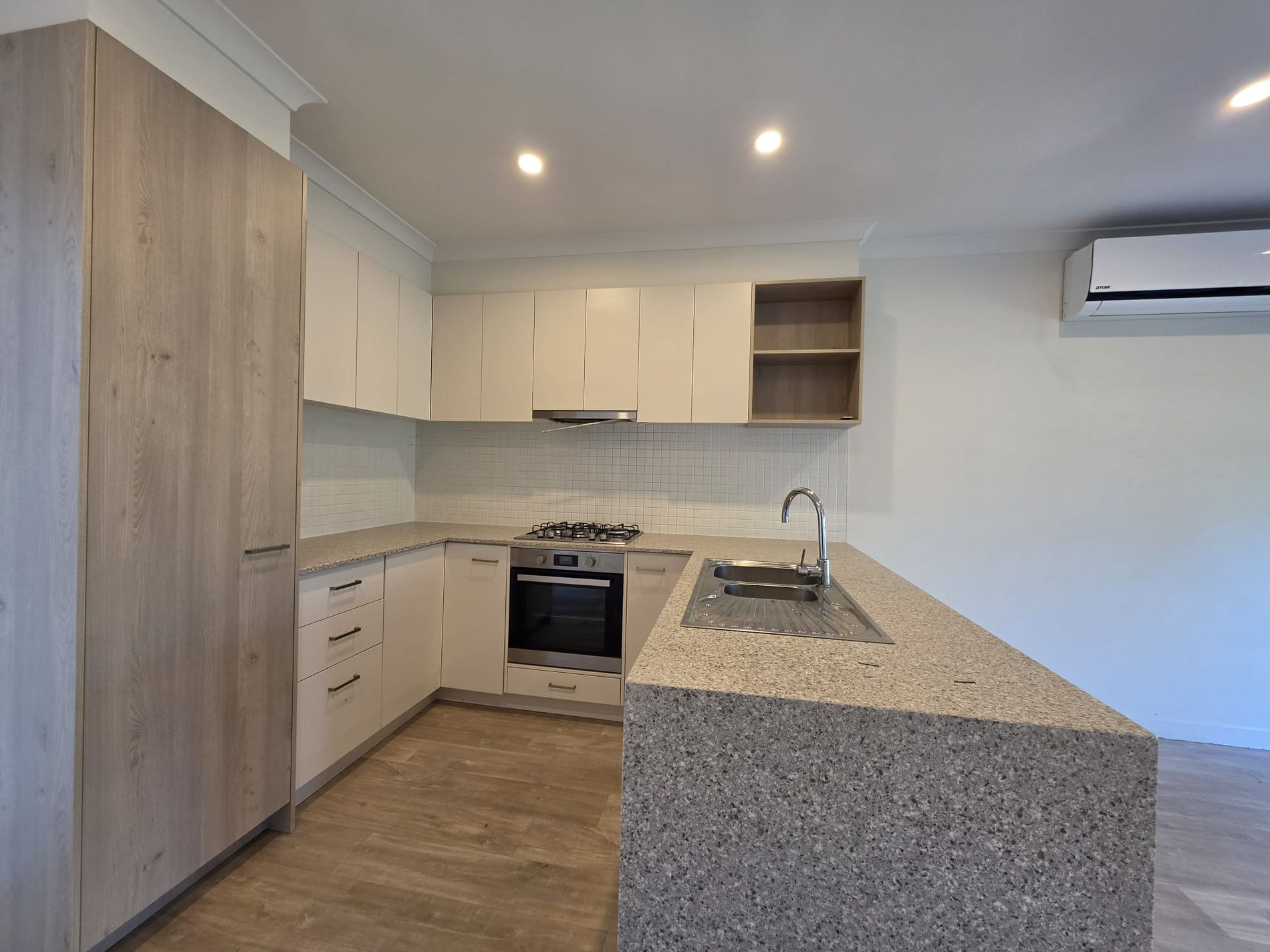 17 / 47 Waterhaven Boulevard, Point Cook