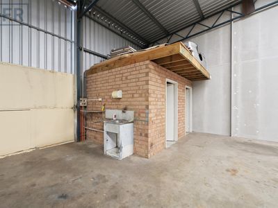 4 / 10 Crompton Road, Rockingham