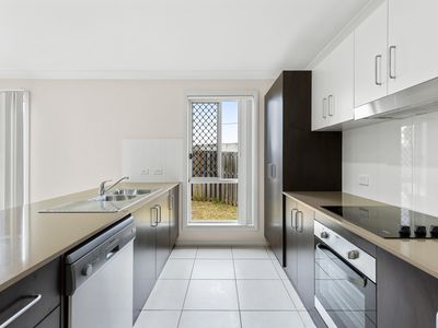 2/274 Long Street, South Toowoomba