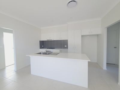 2 Glasspond Street, Chisholm