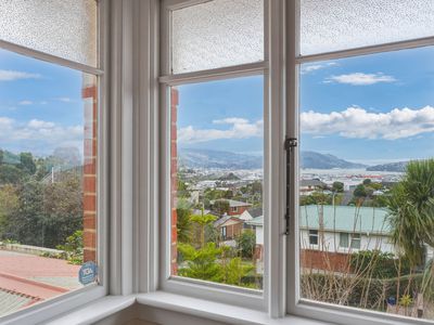 122 Easther Crescent, Kew