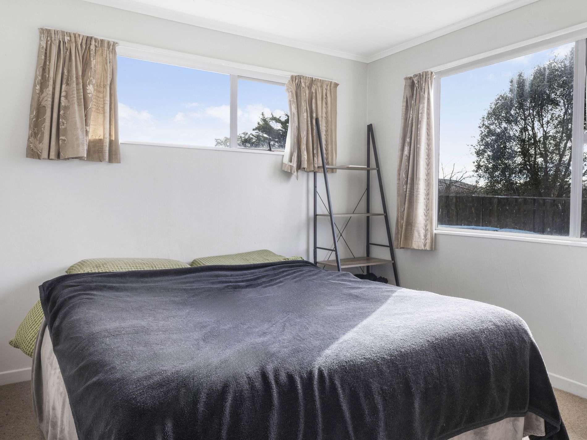 6 Yates Street, Otaki Beach