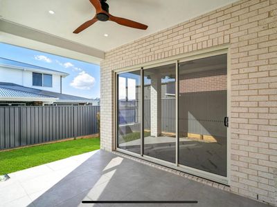 200 Crown Street (Grantham Farm), Riverstone
