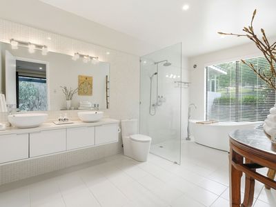 11903 Tasman Highway, Rocky Hills