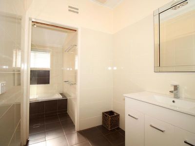 10 Alamein Walk, West Bathurst