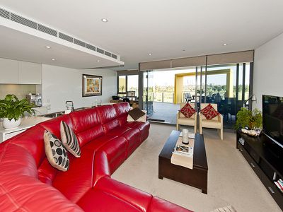 302 / 21 Bow River Cres. , Burswood