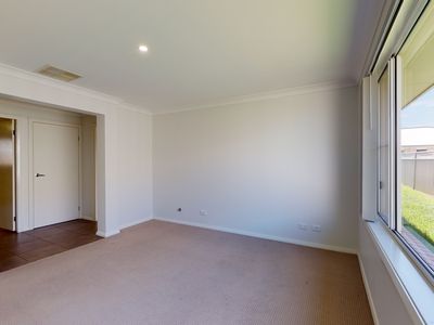 23 Sherrard Crescent, Dubbo