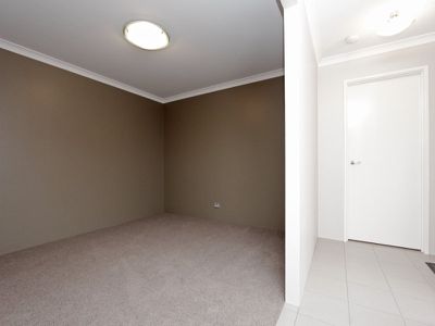 2 / 58 Central Avenue, Redcliffe