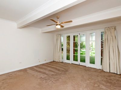 6 Macrae Street, Woodend