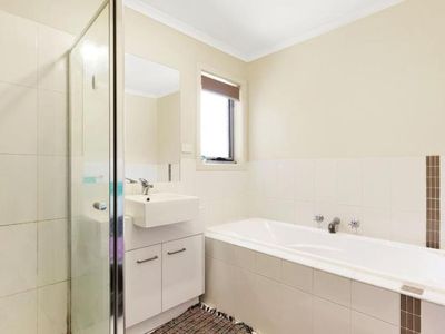 3/39 Claire Way, Tarneit