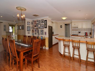 12 Holroyd Way, Boulder