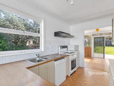 56 Sunset Strip, Manyana