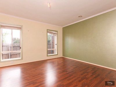 9 Parslow Crescent, Lynbrook