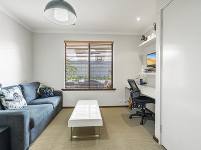16 Nicholls Crescent, Bull Creek