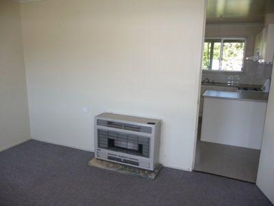 82 Jacaranda Street, West Albury