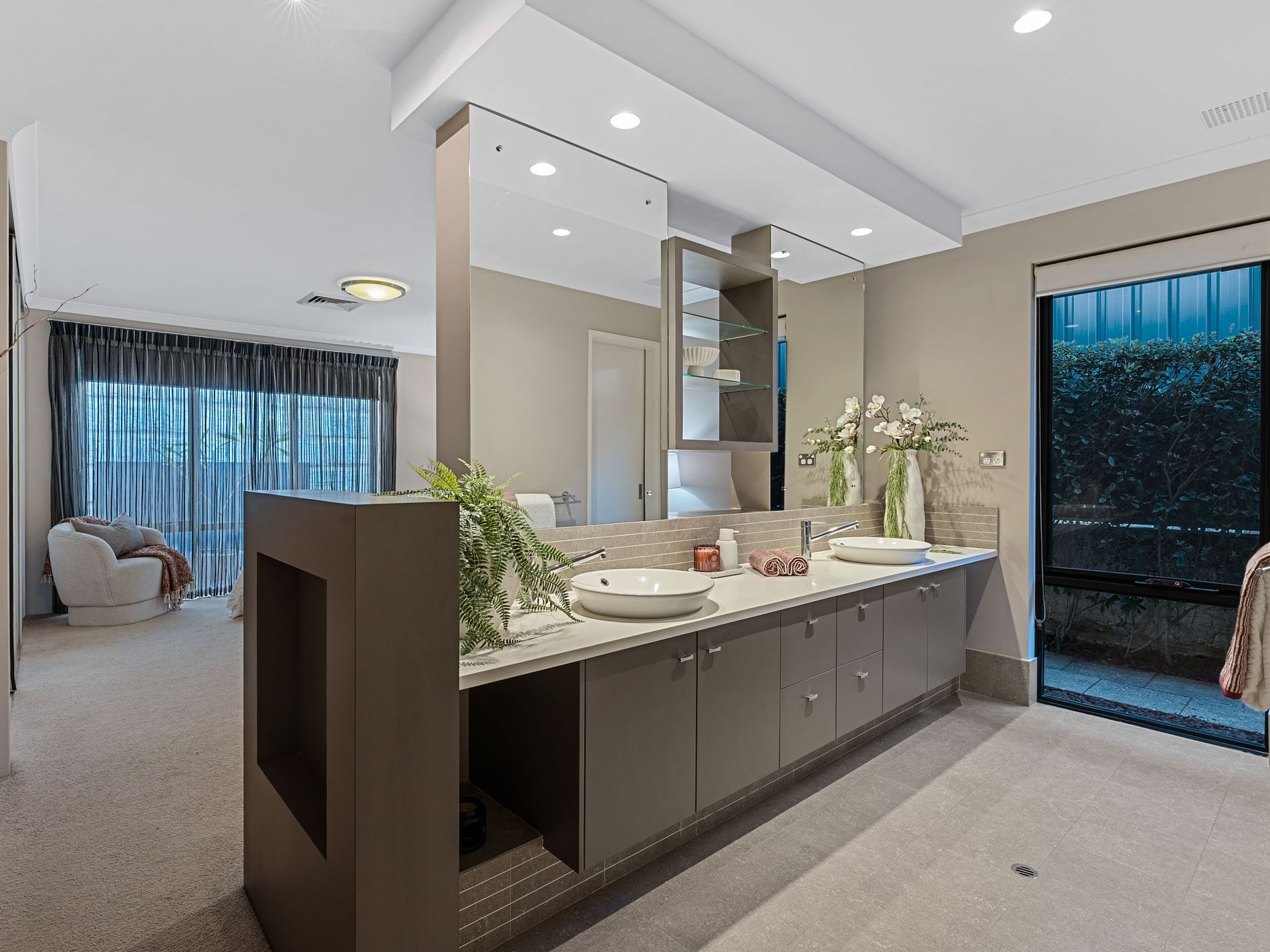 404 Kingsway, Landsdale