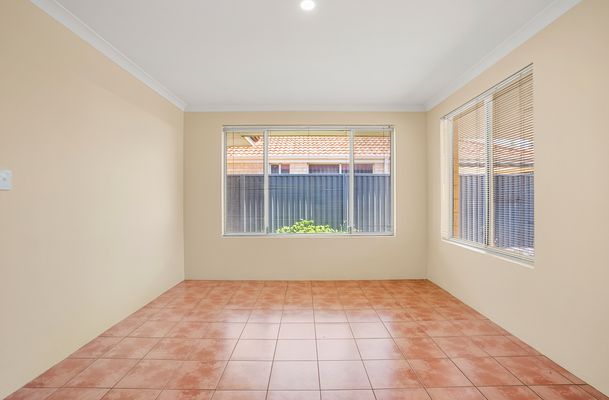 13 Valheru Avenue, Rockingham