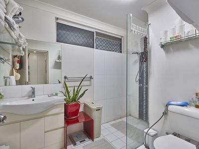 2 / 282 Lake Street, Cairns North