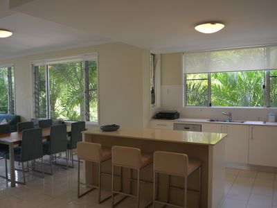 2 / 15 Flametree Court, Airlie Beach