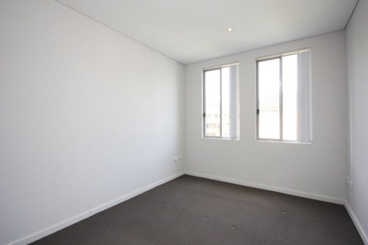 40  Henley , Homebush West
