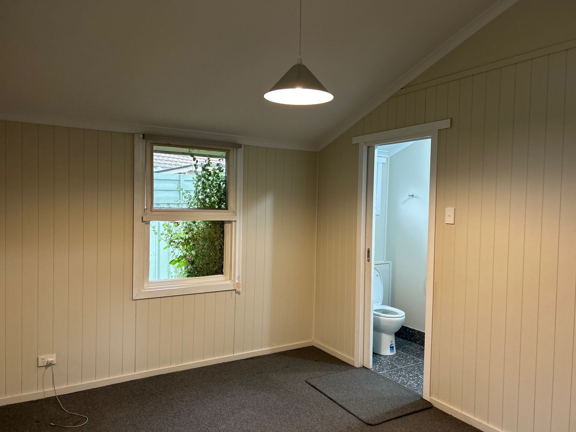 17 Freeburgh Avenue , Mount Beauty