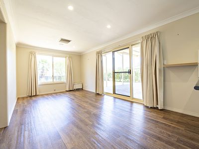 24 Grangewood Drive, Dubbo