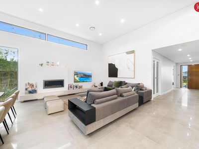 32 Jenkinson Drive, Elizabeth Hills