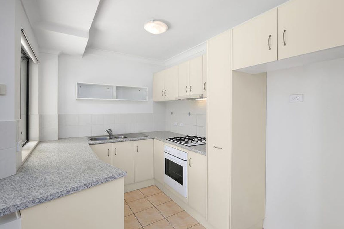 4 / 54 Karalta Road, Erina