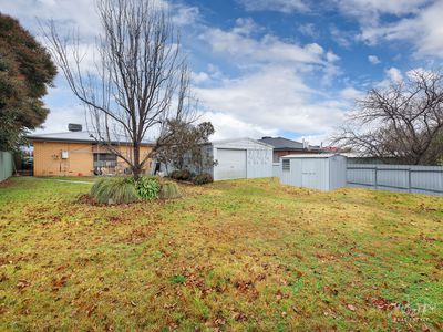 7 ROBERT CRESCENT, Wodonga