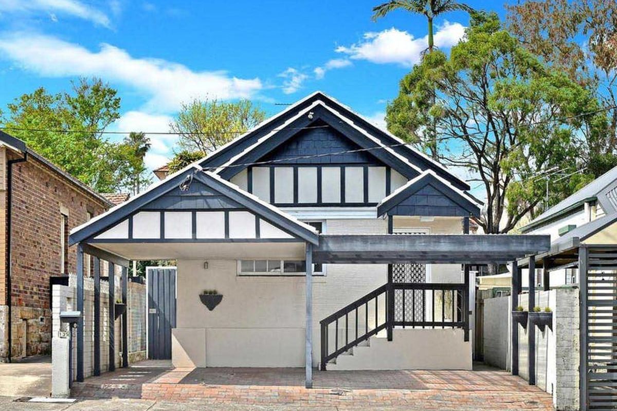 135 Lyons Road, Drummoyne