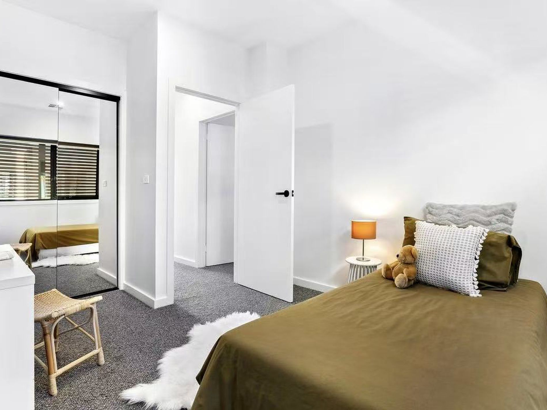 5 / 4 - 6 Coolac Place, Braddon