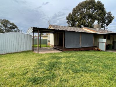 5 Harrison Crescent, Swan Hill