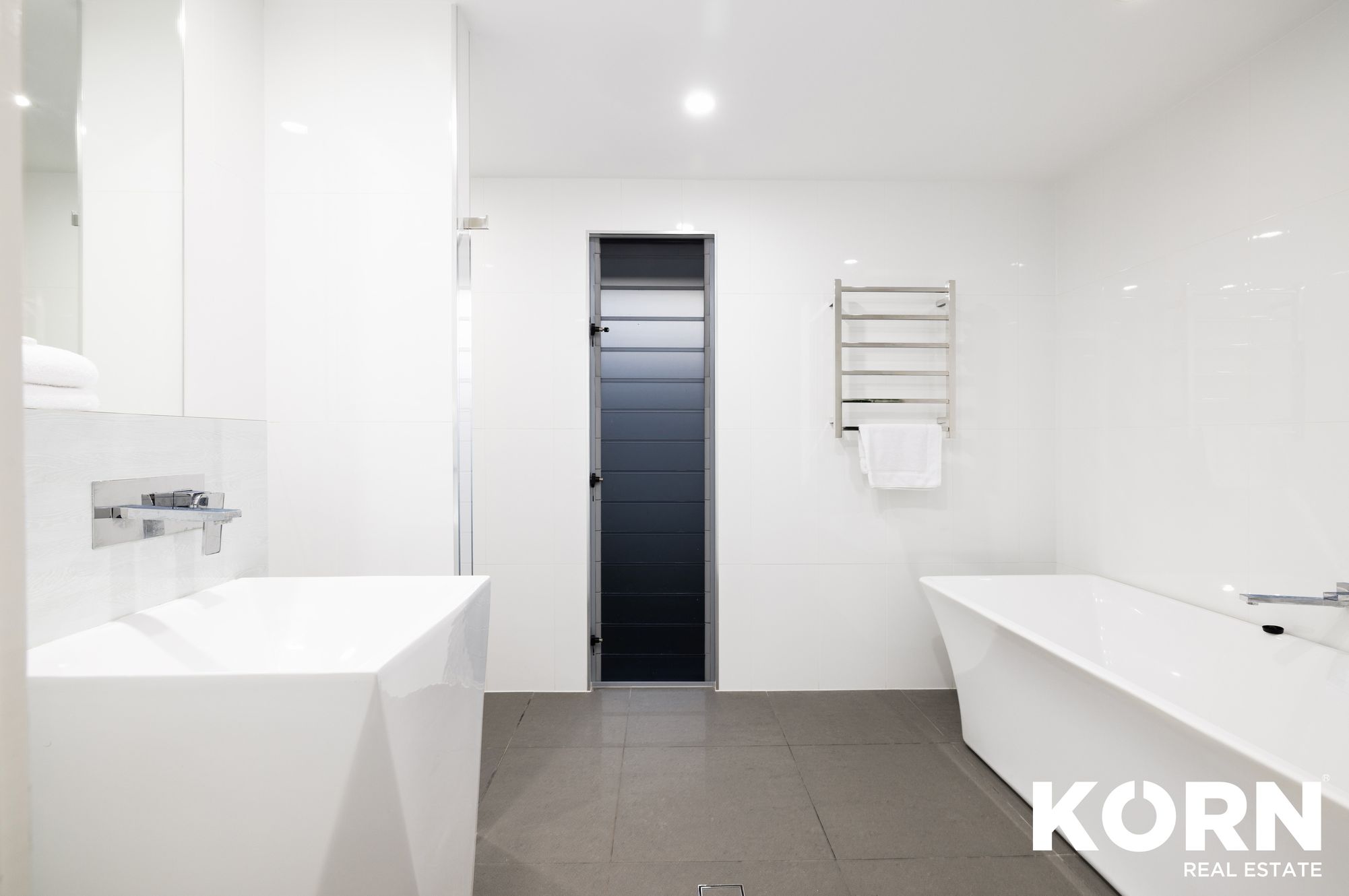 26 Coobowie Street, Broadbeach Waters