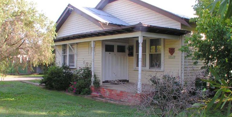 81 Hurt Street, Violet Town
