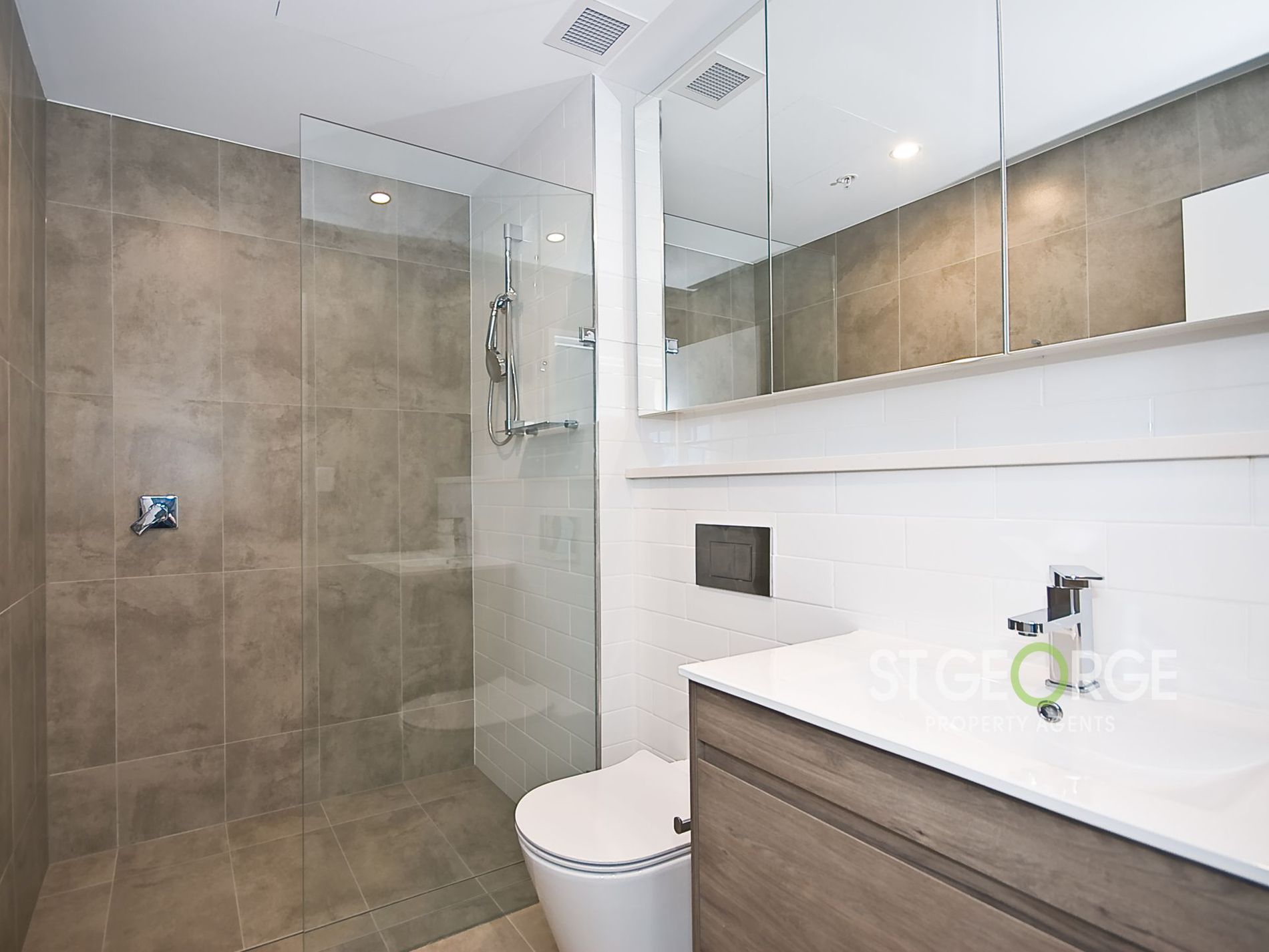 A710 / 258 Railway Parade, Kogarah