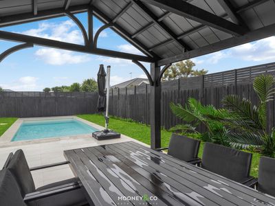 14 Blainroe Crescent, Cranbourne