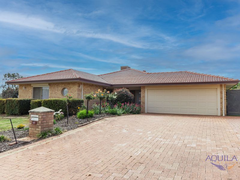 11 Robinia Rise, Helena Valley