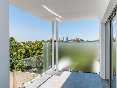 1/172 Loftus Street, North Perth
