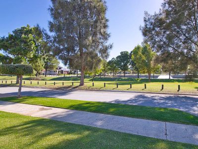 17 Amity Circuit , Shoalwater