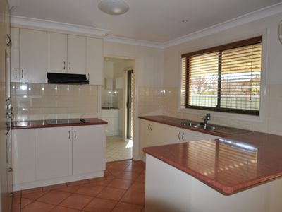 18 Page Avenue, Dubbo