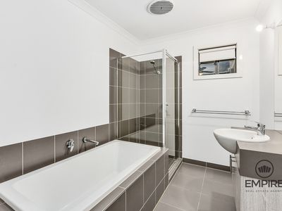 102 Glenelg Street, Clyde North