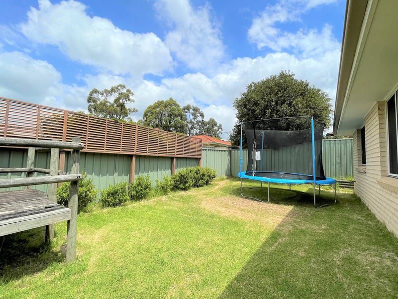 12 Wolara Avenue, Glenmore Park