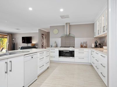 46 Longmore Parade, Broadwood