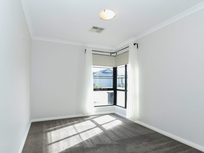 21 Chucklebud Street, Banksia Grove