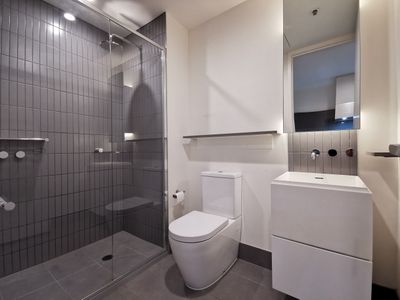 2010 / 105 Clarendon Street, Southbank