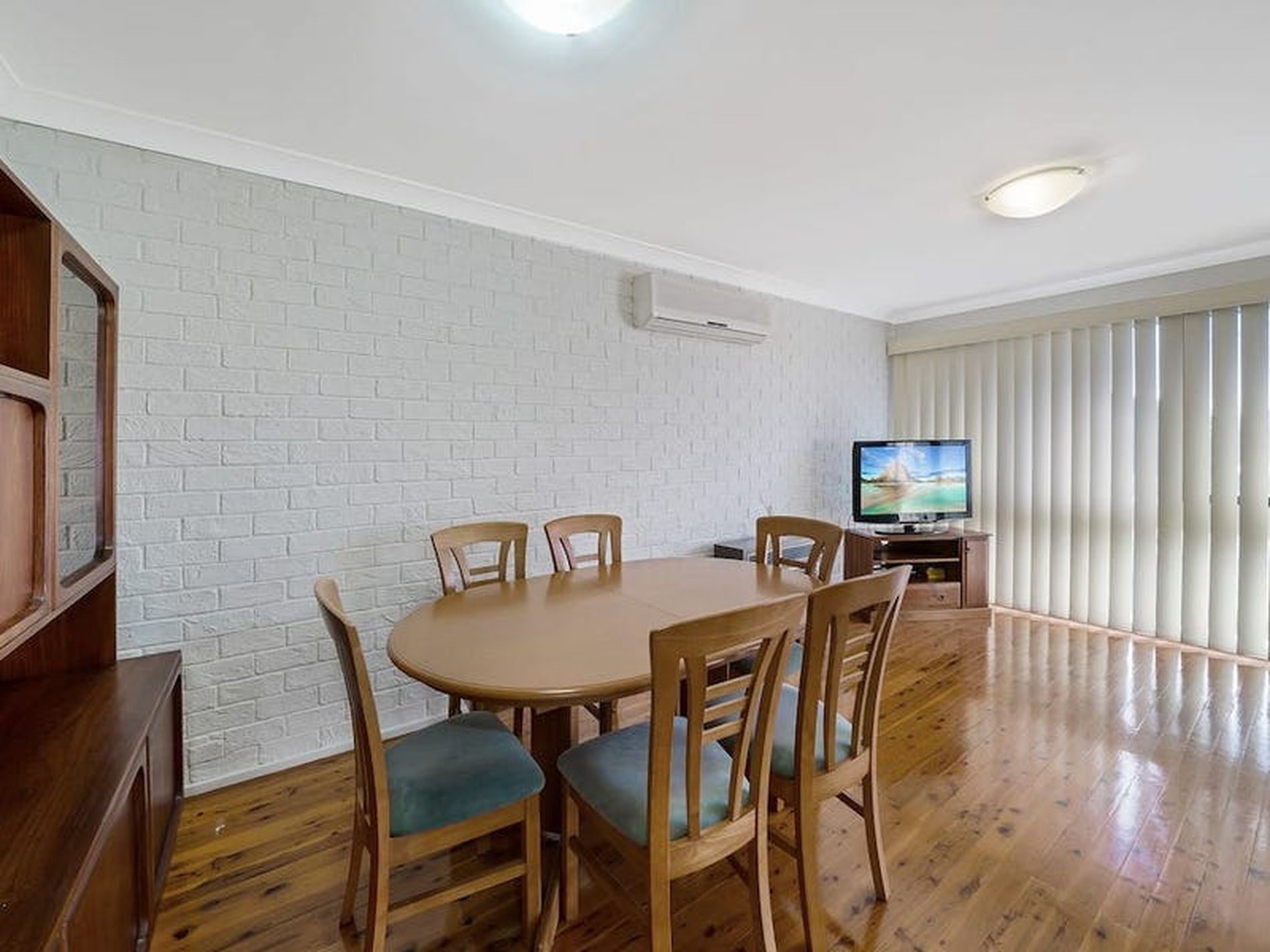 9 Dredge Avenue, Moorebank