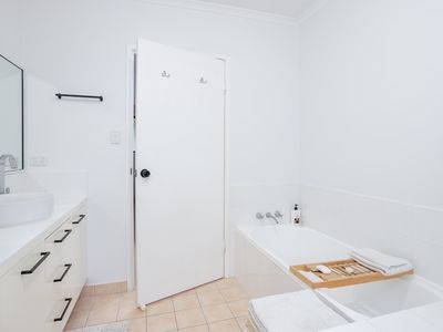 3 / 6 Border Drive, Cannonvale